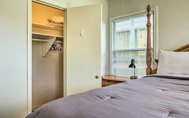 photo 5 of Pet-friendly Home w/ Patio - 3 Mi to Houston Zoo!