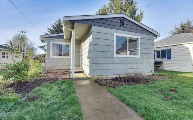 photo 4 of Pet-friendly Hoquiam Cottage w/ River Access!