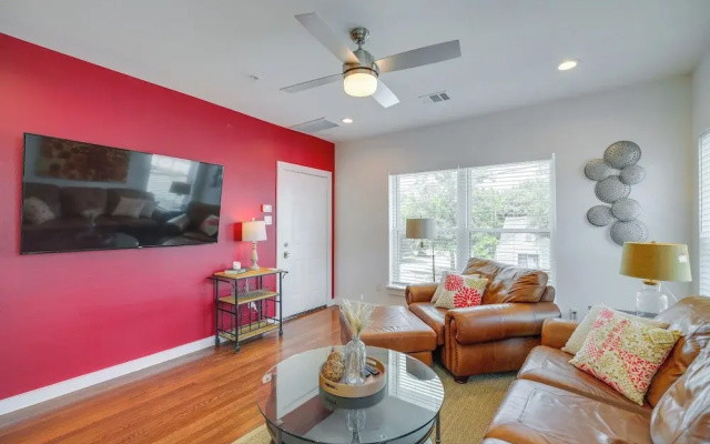 photo 4 of Pet-friendly Houston Apartment: 1 Mi to Downtown!