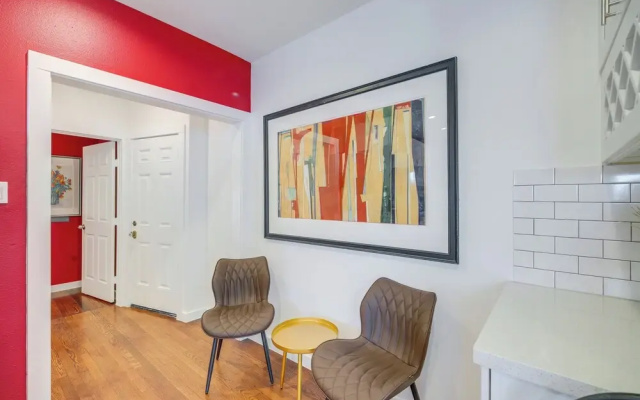 photo 5 of Pet-friendly Houston Apartment: 1 Mi to Downtown!
