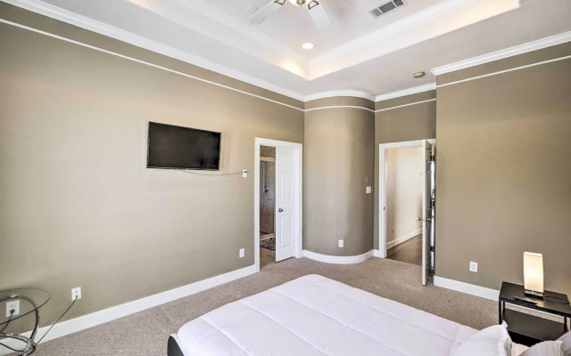 photo 4 of Pet-friendly Houston Home - 3 Mi to NRG Stadium!