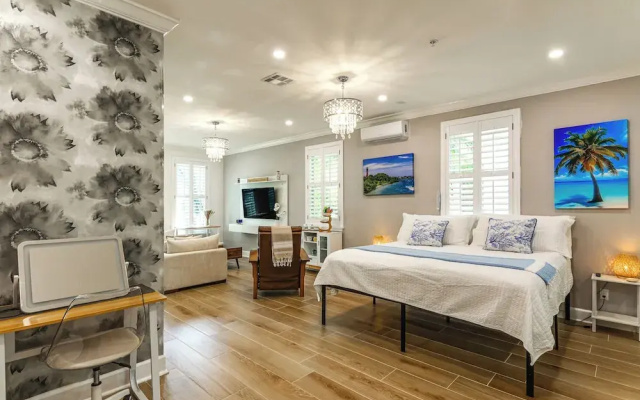 photo 4 of Pet-friendly Studio: 6 Mi to Jupiter Beach Park!
