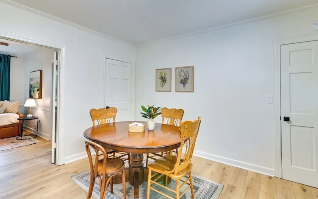 photo 4 of Centrally Located Home ~ Steps to Oxford Square!