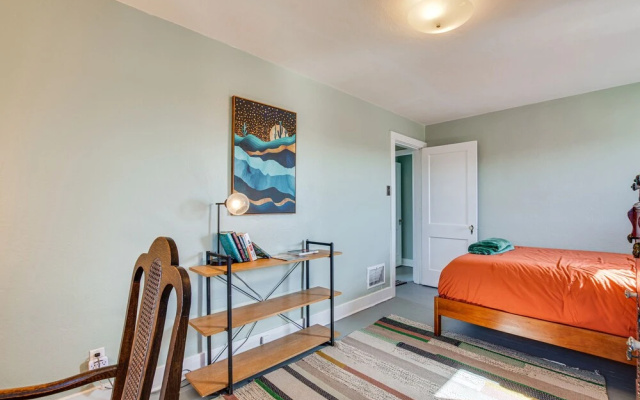 photo 5 of Pet-friendly Pittsburgh Home: 3 Mi to Downtown!