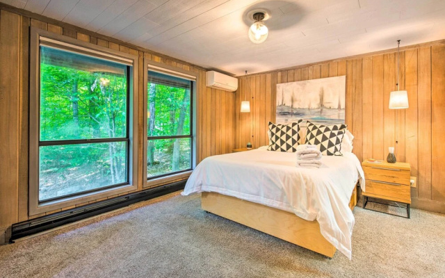 photo 3 of Pet-friendly Pocono Pines Rental w/ Hot Tub!