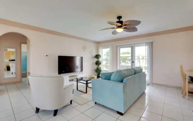 photo 2 of Pet-friendly Port Charlotte Home w/ Canal Access!