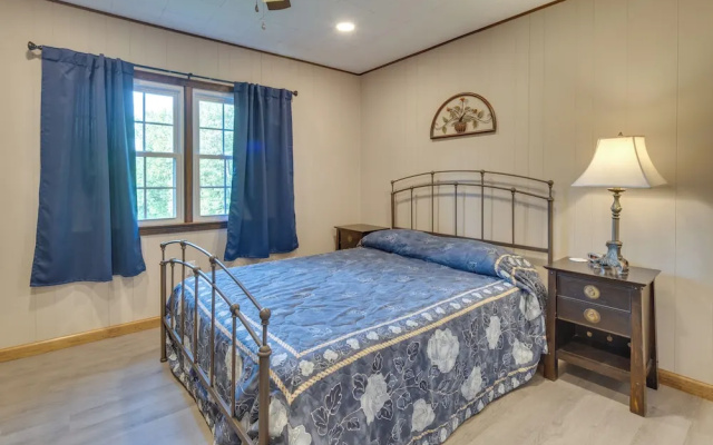 photo 5 of Pet-friendly Saluda Home w/ Mountain Views!