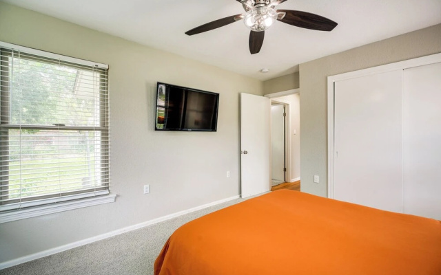 photo 5 of Spacious Yard: Pet-friendly Home in San Antonio!
