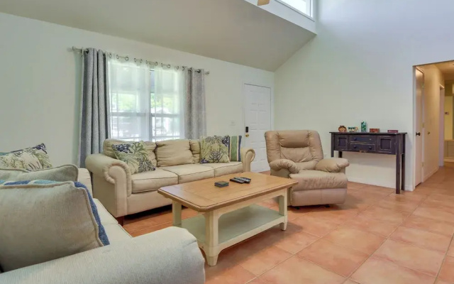 photo 2 of Pet-friendly Sarasota Home: 2 Mi to Bayfront Park!