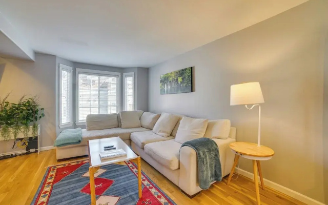 photo 2 of Pet-friendly Seattle Townhome < 1 Mile to Lake!