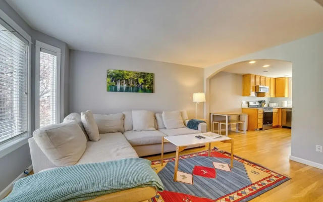 photo 4 of Pet-friendly Seattle Townhome < 1 Mile to Lake!