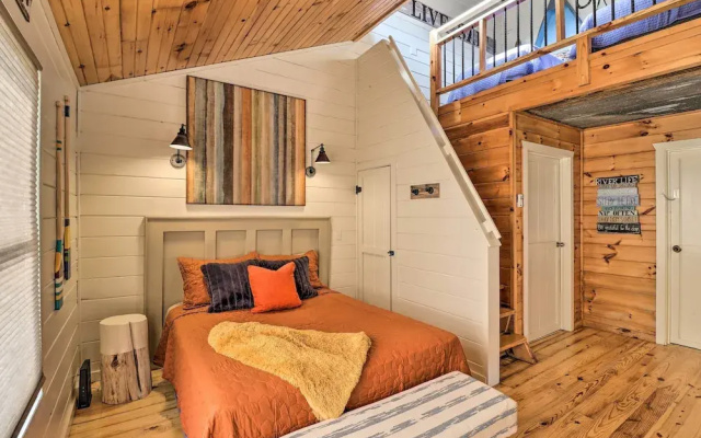 photo 2 of Pet-friendly Studio w/ Loft & Mountain Views!