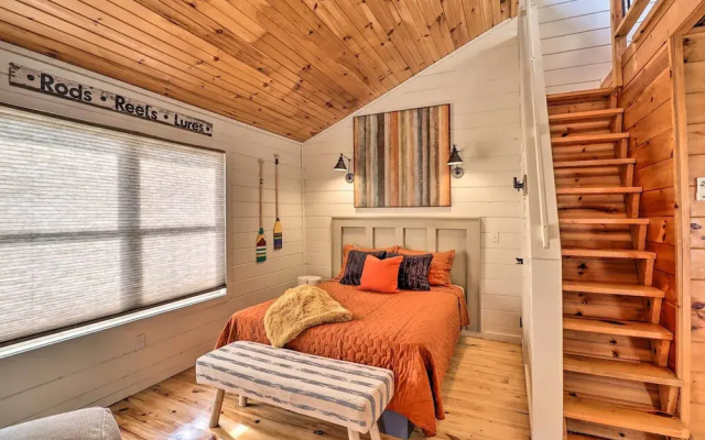photo 3 of Pet-friendly Studio w/ Loft & Mountain Views!