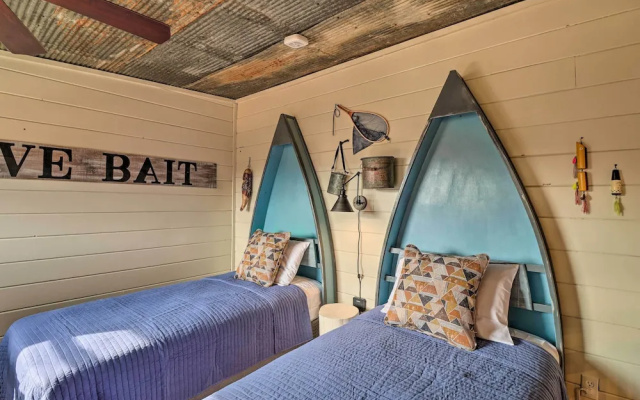 photo 5 of Pet-friendly Studio w/ Loft & Mountain Views!