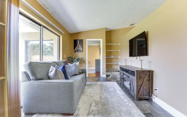 photo 5 of Near Beaches: Pet-friendly Sunrise Escape w/ Patio