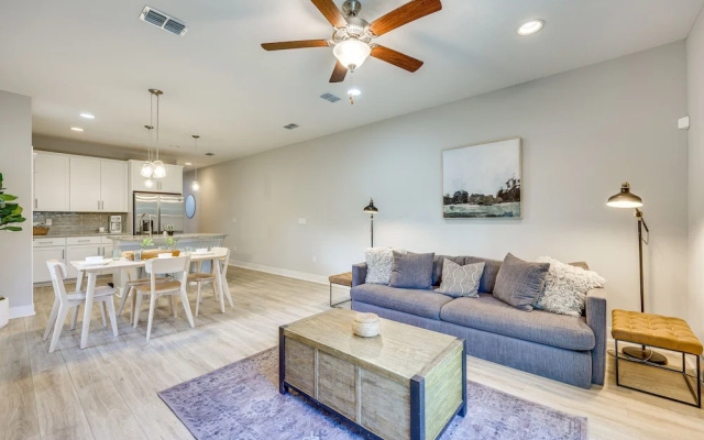 photo 3 of Pet-friendly Townhome, 1 Mi to Southbank Riverwalk