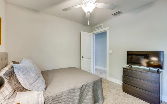 photo 4 of Pet-friendly Townhome, 1 Mi to Southbank Riverwalk
