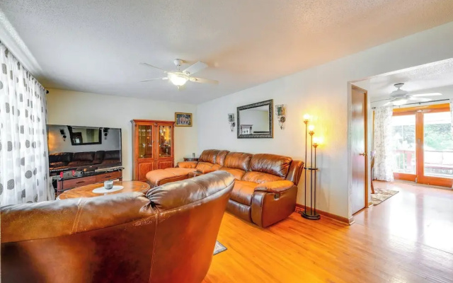 photo 2 of Pet-friendly Waterloo Abode w/ Deck!