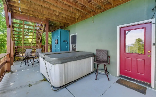 photo 2 of Pet-friendly Waynesville Retreat w/ Hot Tub!