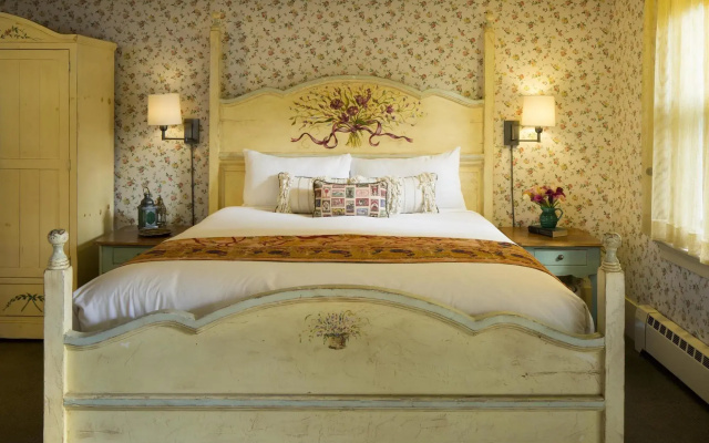 photo 4 of Petite Auberge