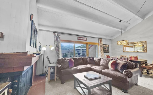photo 2 of Peregrine Lodge-Remodeled Kitchen-Steps to Super Bee Lift - PG309 by RedAwning