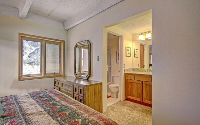 photo 3 of Alluring Lofty Condo In East Village - PG310 by RedAwning