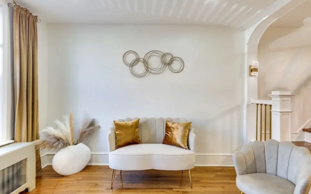 photo 5 of Philadelphia Vacation Rental ~ 4 Mi to Center City