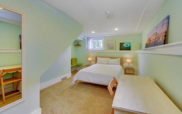 photo 4 of Phinney Ridge Horizon House - Three Bedroom Home
