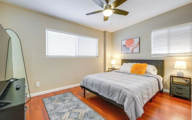 photo 3 of Phoenix Apartment w/ Pool, 3 Mi to Downtown!