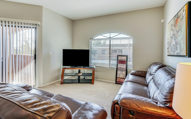 photo 2 of 3 Mi to Westgate District: Condo w/ Pool Access