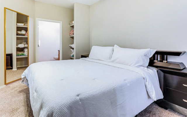photo 5 of 3 Mi to Westgate District: Condo w/ Pool Access