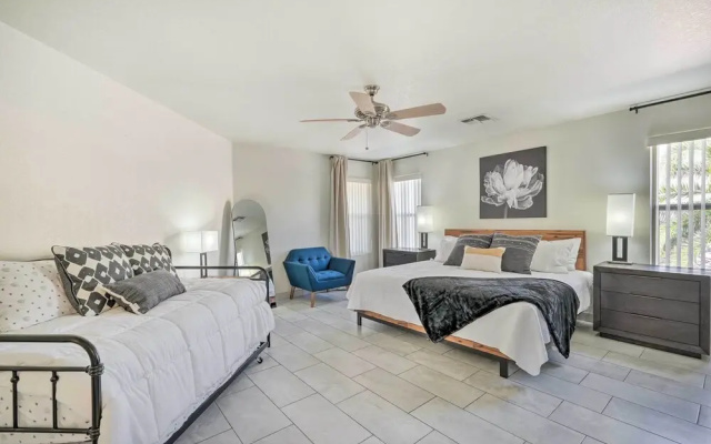 photo 4 of 2 Mi to State Farm Stadium! Family-friendly Home