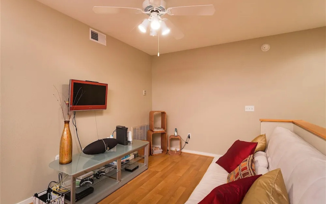 photo 2 of Phoenix Palms 2 BR by Casago