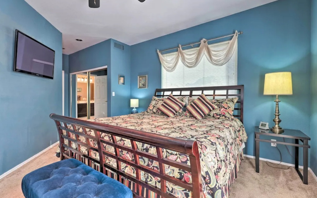 photo 2 of Phoenix Townhome w/ Pool Access, 13 Mi to Old Town