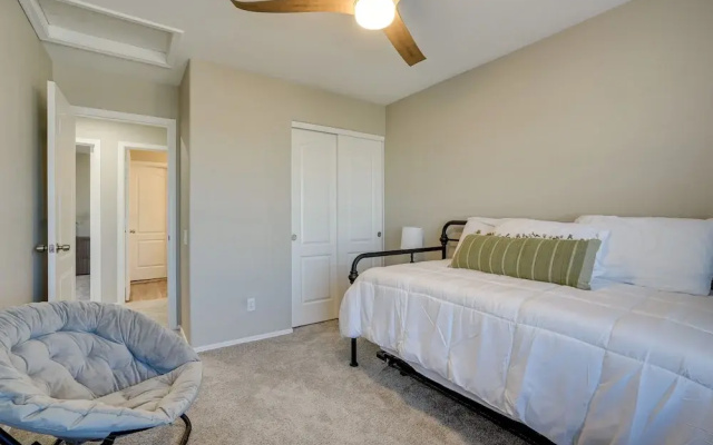 photo 5 of Phoenix Home w/ Private Pool, 16 Mi to Downtown!
