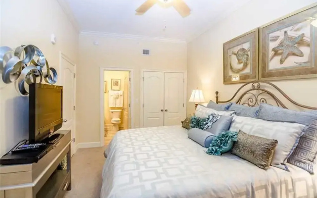 photo 2 of Phoenix West II 2407 - 3 Br condo by RedAwning