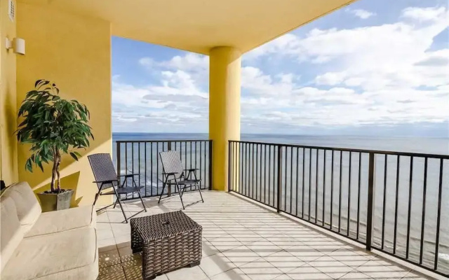 photo 5 of Phoenix West II 2407 - 3 Br condo by RedAwning