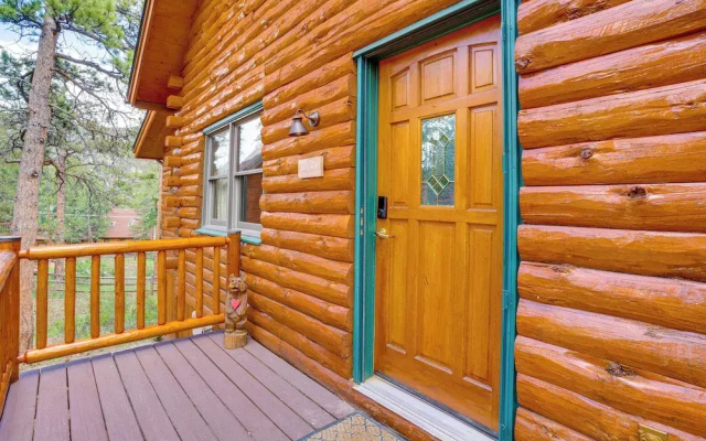 photo 5 of Picturesque Log Cabin in Estes Park: 9 Mi. to Rmnp