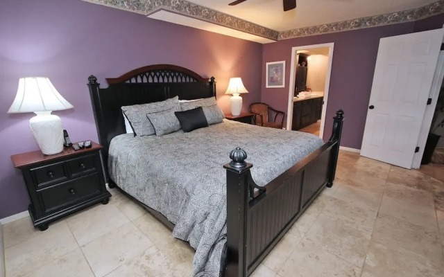 photo 3 of Pier House 402
