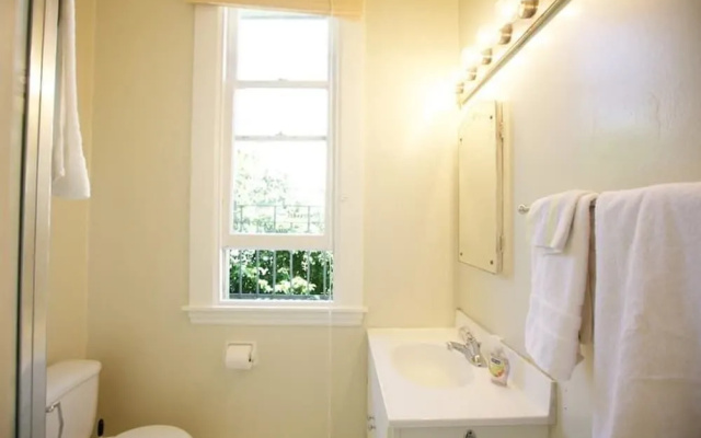 photo 5 of Pierce Place Lower Apartment