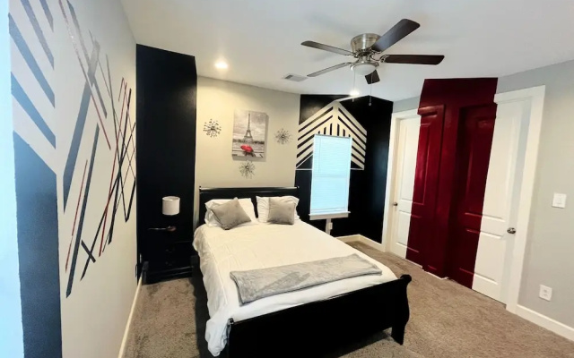 photo 3 of The Vibe 3bd X 4b I Downtown l Med Center I NRG Stad l Free Parking