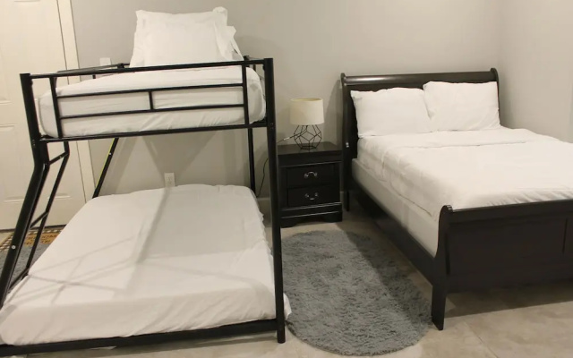 photo 5 of The Vibe 3bd X 4b I Downtown l Med Center I NRG Stad l Free Parking