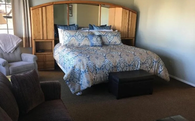 photo 4 of Pine Acres Lodge