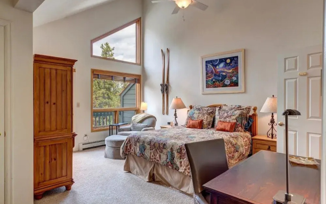 photo 3 of Pine Creek Lodge by RedAwning