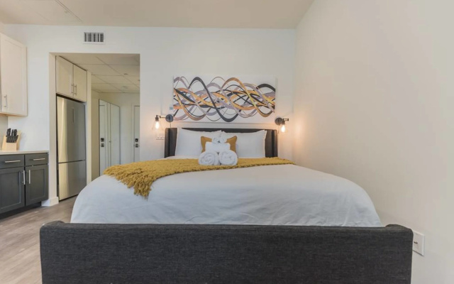 photo 2 of Pine Suite - 209