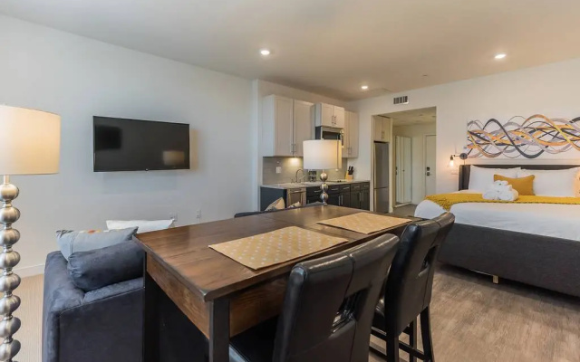 photo 5 of Pine Suite - 209