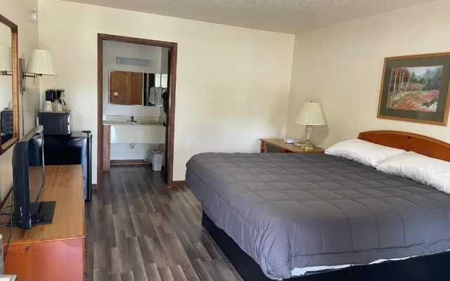 photo 2 of Pine Valley Motel