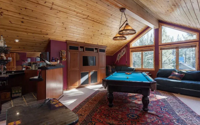 photo 4 of Pine View Lodge - 4 Br Home