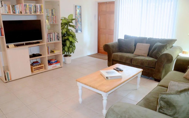 photo 4 of Pineapple Place Apartments