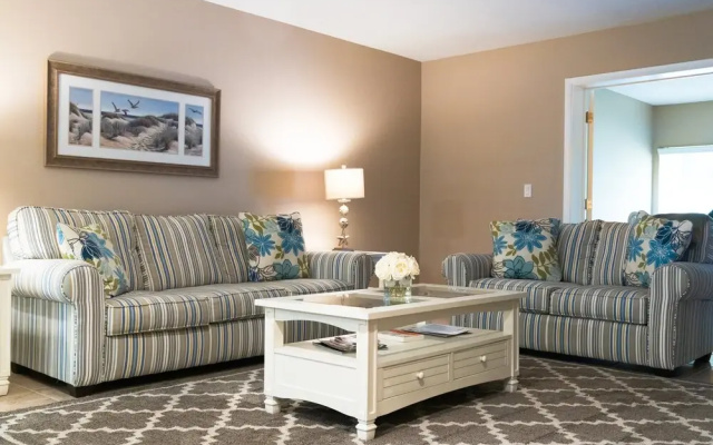 photo 2 of Pinecrafts Edge ~ 15 Minutes To Beaches ~ Sleeps 6